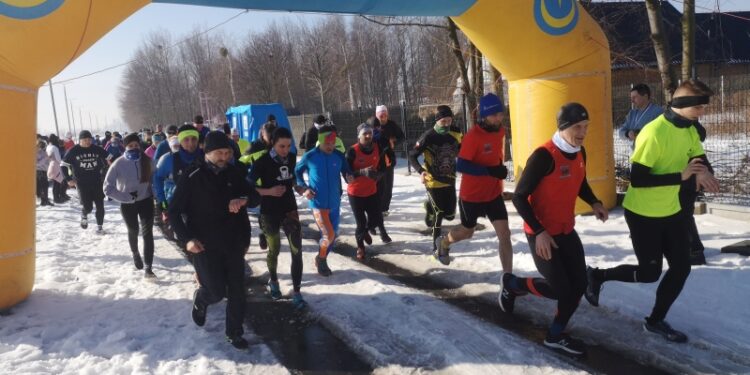 Tarnobrzeg. Zimą pobiegli wokół jeziora