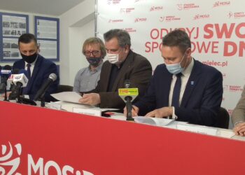 Mielec: Umowa na zadaszenie boiska piłkarskiego podpisana!