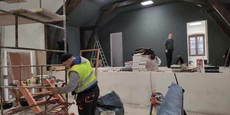 Zawichost: Remont zabytkowej remizy strażackiej.