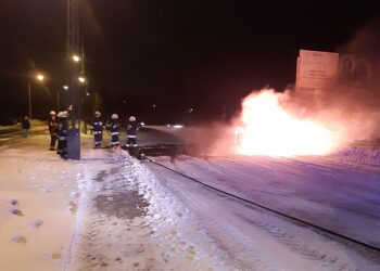 Tarnobrzeg. BMW spłonęło doszczętnie