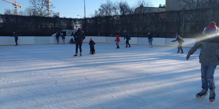 Mielec: Łyżwy mile widziane