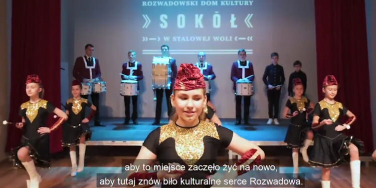 Stalowa Wola: Rozwadowski Sokół z mażoretkami i nauką gry na instrumentach