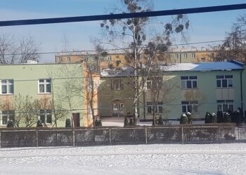 Tarnobrzeg. Pracownica zakładu przy ulicy Dekutowskiego w izolacji.