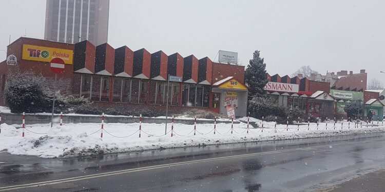 Tarnobrzeg. Ma stanąć w centrum. Dwa piętra, dużo przeszkleń, podziemny parking.