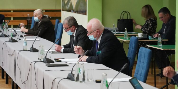 Mielec:   Tajne głosowanie z remisem w tle