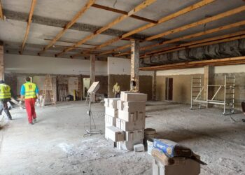 Tarnobrzeg.  Ścianka wspinaczkowa ma być gotowa do wakacji.