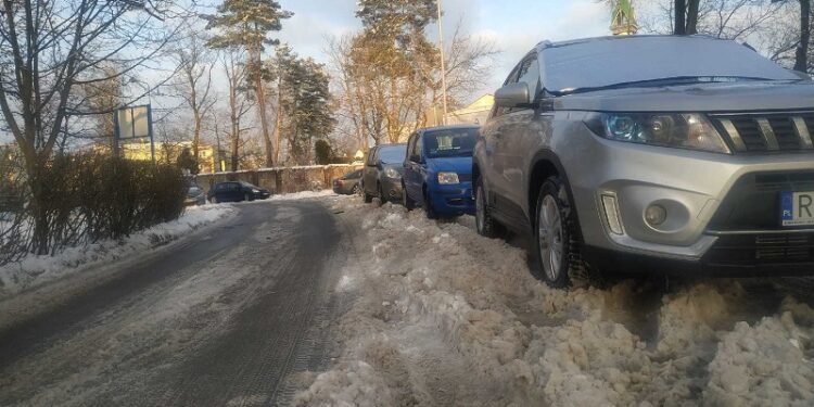 Tarnobrzeg. Będą oczyszczać osiedle ze śniegu.