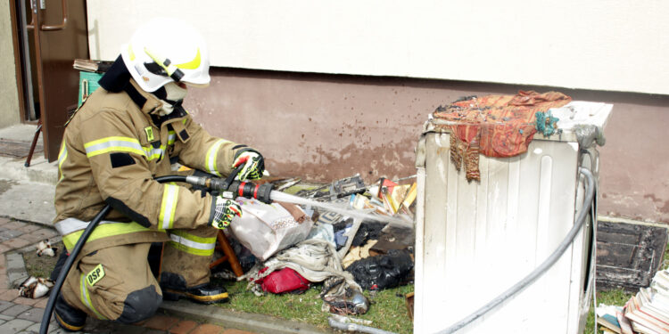 Skopanie: Pożar pralki w mieszkaniu przy alei Gen. Sikorskiego