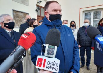 Sandomierz: Świętokrzyscy parlamentarzyści Krzysztof Lipiec i Marek Kwitek zwrócili się do premiera w sprawie map zagrożenia powodziowego i ryzyka powodziowego.