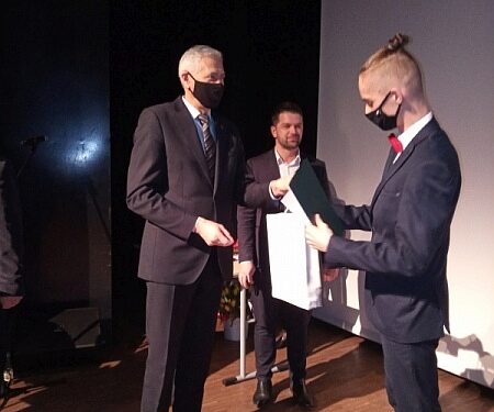 Nowa Dęba. Nagrody oraz stypendia dla młodych sportowców i ich trenerów