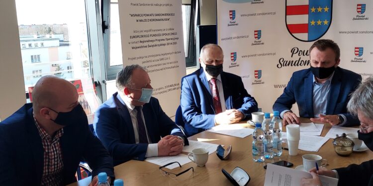 Sandomierz: Powiatowi grozi degradacja – powodem mapy zagrożenia powodziowego.