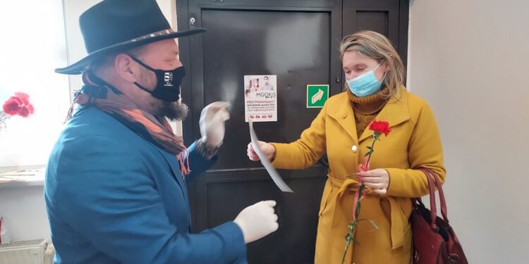 Koprzywnica: Dzień Kobiet w klimacie PRL-u.