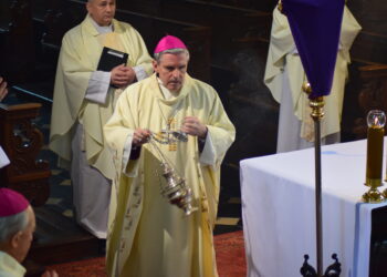 Sandomierz: Wielkoczwartkowa liturgia zgodnie z obostrzeniami sanitarnymi.