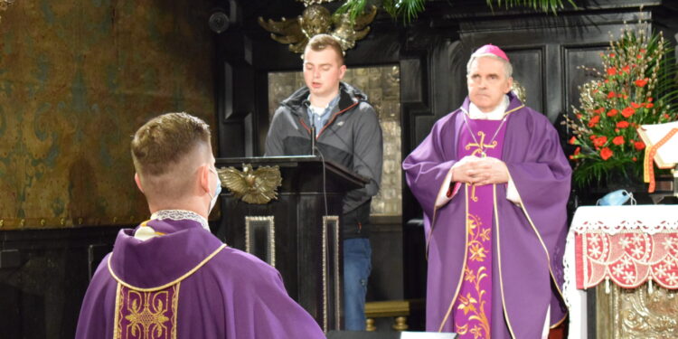 Częstochowa, Sandomierz: O pomyślne zdanie egzaminu dojrzałości.