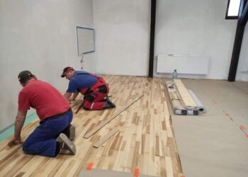 Zawichost: Postępują prace remontowe w zabytkowej remizie.