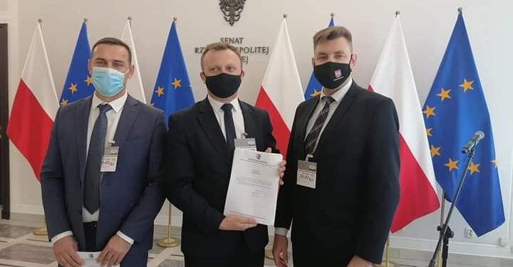 Warszawa: Władze powiatu sandomierskiego i Sandomierza składają petycję o szybką aktualizację map zagrożenia i ryzyka powodziowego.