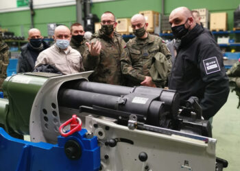 Stalowa Wola: Najwyżsi rangą przedstawiciele dowództwa polskiej armii gościli w HSW