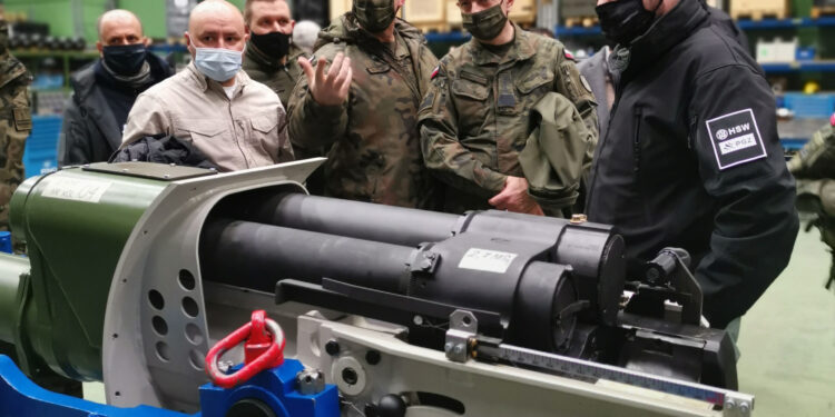 Stalowa Wola: Najwyżsi rangą przedstawiciele dowództwa polskiej armii gościli w HSW