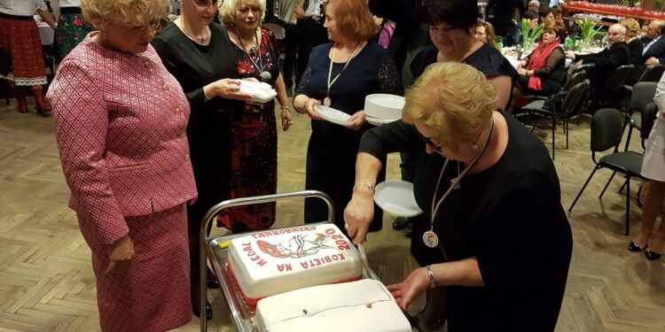 Tarnobrzeg. Przyznano wyróżnienia „Kobiety na medal”.