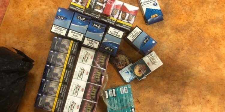 Ostrowiec Św.: Nielegalne papierosy i alkohol