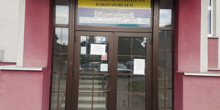 Tarnobrzeg. W szpitalu dostawiono łóżka dla chorych na COVID-19.