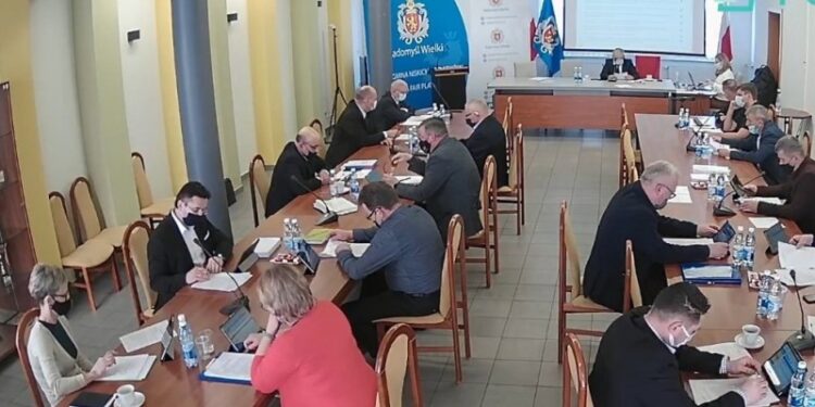 Radomyśl Wielki: Restauratorzy zwolnieni z opłat za zezwolenia