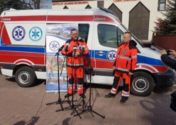 Tarnobrzeg. Dwóch ratowników zamiast lekarza i ratownika. „To niczego nie zmieni”.