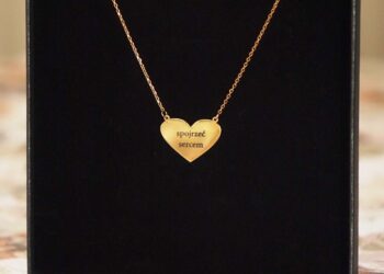 Tarnobrzeg. Pozłacane serce na internetowym kiermaszu. Dochód z licytacji dla Bartusia z Sandomierza.