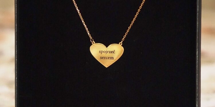 Tarnobrzeg. Pozłacane serce na internetowym kiermaszu. Dochód z licytacji dla Bartusia z Sandomierza.