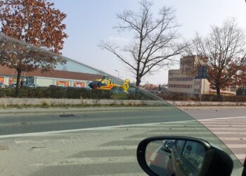 Tarnobrzeg. Śmigłowiec ratowniczy wylądował przy ulicy Sikorskiego.