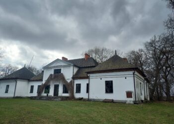 Rozmowa z Dorotą Kosierkiewicz i Cezarym Jastrzębskim na planie filmowym w Skotnikach.