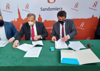 Sandomierz: Ekonomia i ekologia idą w parze, czyli nowoczesny silnik w kotłowni Rokitek.