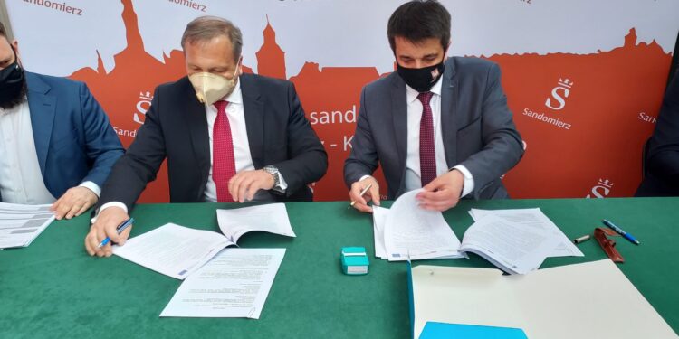 Sandomierz: Ekonomia i ekologia idą w parze, czyli nowoczesny silnik w kotłowni Rokitek.