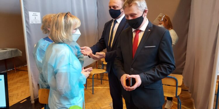 Sandomierz: Ruszył punkt szczepień powszechnych przeciw COVID-19.