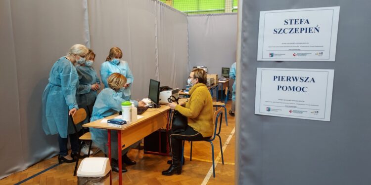 Sandomierz: Ruszył punkt szczepień powszechnych przeciw COVID-19.