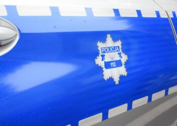 Majdan Królewski: Nietrzeźwy kierowca zasnął na środku drogi