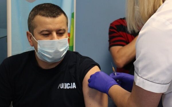 Tarnobrzeg. Rozpoczęły się szczepienia służb mundurowych