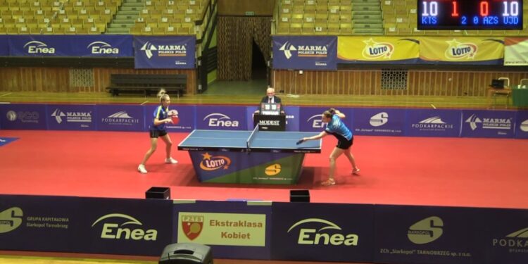 Sport. Tenis stołowy. Zwycięstwo KTSu w pierwszym meczu półfinału Ekstraklasy Kobiet