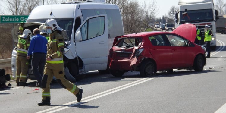 Gorzyce: Zderzenie trzech pojazdów.