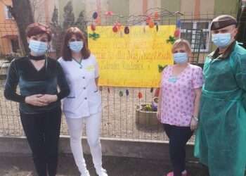 Tarnobrzeg. Pacjenci z Zakładu Pielęgnacyjno-Opiekuńczego rozmawiali on-line ze swoimi rodzinami