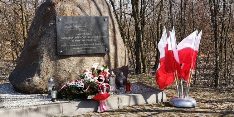Tarnobrzeg. Obchody 11 rocznicy katastrofy smoleńskiej