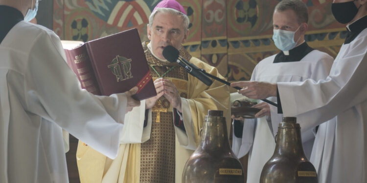 Sandomierz: „Co kryje się pod koloratką?” – refleksje o kapłaństwie.