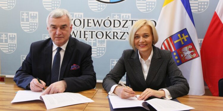 Koprzywnica, Staszów, Ćmielów: Pieniądze na świetlice środowiskowe.