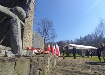 Dębica: Oddali hołd zamordowanym
