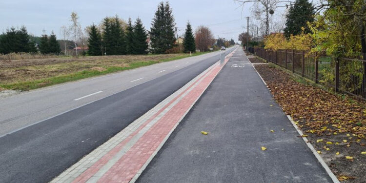 Jeżowe: Zbudują kolejny odcinek ścieżki pieszo-rowerowej przy drodze wojewódzkiej 861.