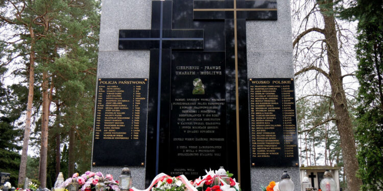 Stalowa Wola: Uczcili Dzień Pamięci Ofiar Zbrodni Katyńskiej.