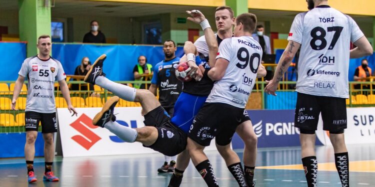 Mielec: Nadzieja i radość w piłce  ręcznej i siatkowej