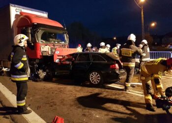 Baranów Sandomierski. Groźny wypadek w Suchorzowie na Drodze Wojewódzkiej 985