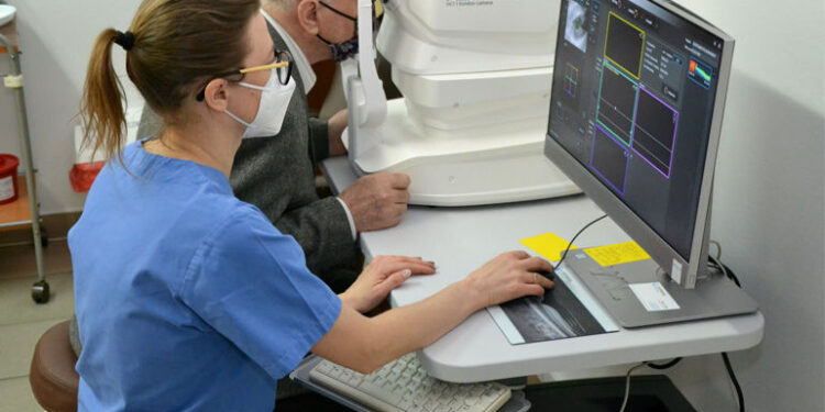 Stalowa Wola: Stalowowolska okulistyka rozpoczęła leczenie chorych na AMD