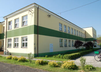 Nowa Dęba. Podstawówka w Tarnowskiej Woli będzie mieć nowy dach